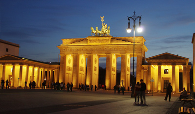 Das erleuchtete Wahrzeichen Berlins: Das Brandenburger Tor