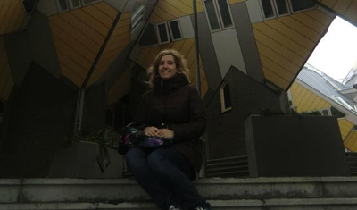 Agnese su una scala a Rotterdam