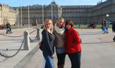 Amelia mit Freundinnen in Stuttgart