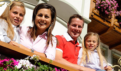 La famiglia di Francesca sul suo balcone