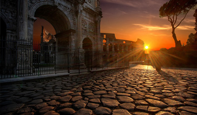 L'Arc de Constantin dans la lumière du soleil couchant