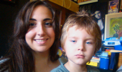 Marina con su hijo anfitrión