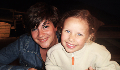 Zoraida se ríe con su au pair