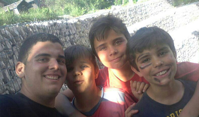 Diego mit 3 Kindern